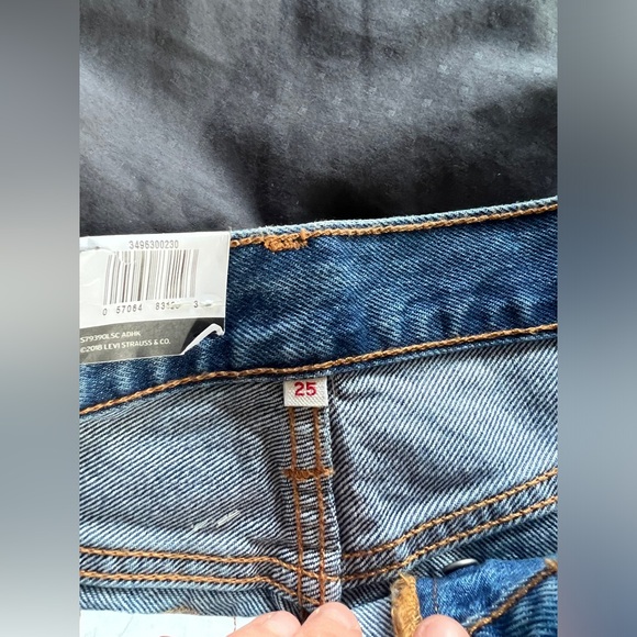 Levi’s denim mini skirt, size 25 - Picture 2 of 4